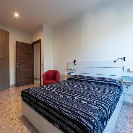 Santa Croce & Mm San Giovanni Appartamento *